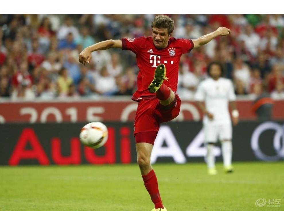 爱游戏下载-拜仁绝杀哥伦比亚，莱万高光表现