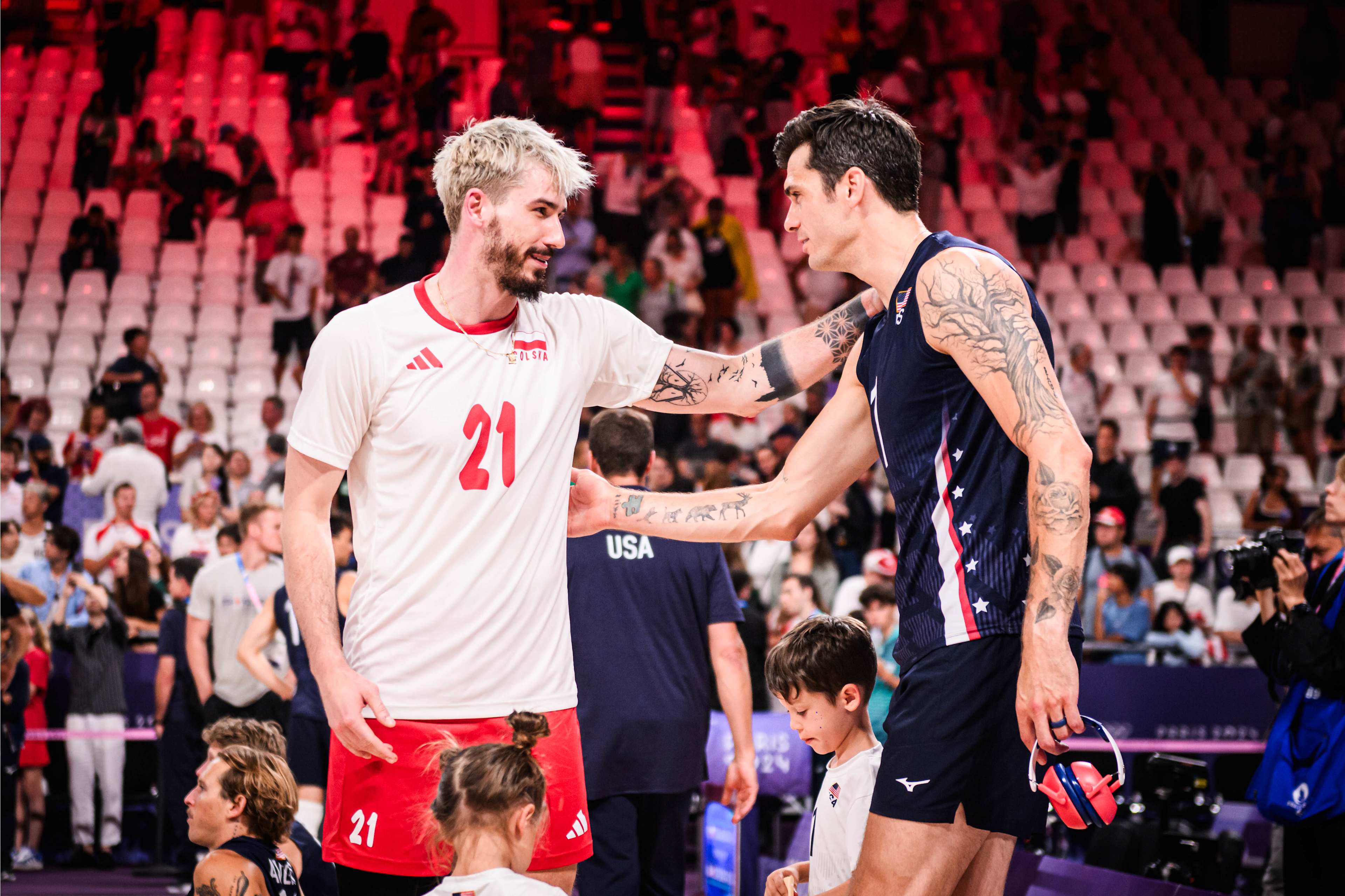 法国队完胜波兰队，张本智和点燃赛场