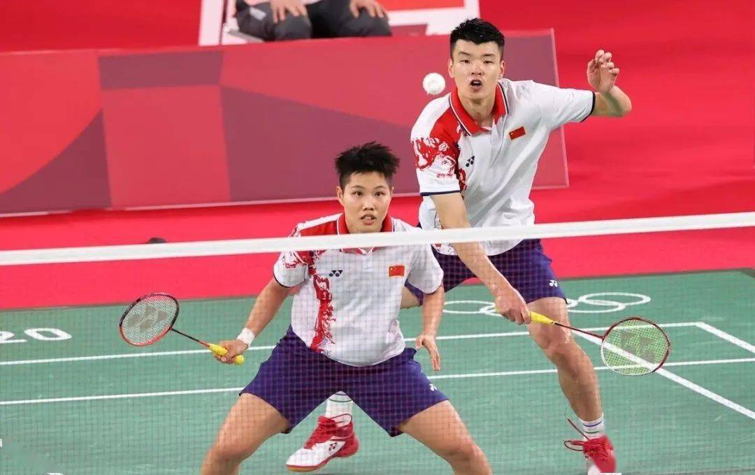 日本队绝杀印尼队，黄鸭组合点燃赛场