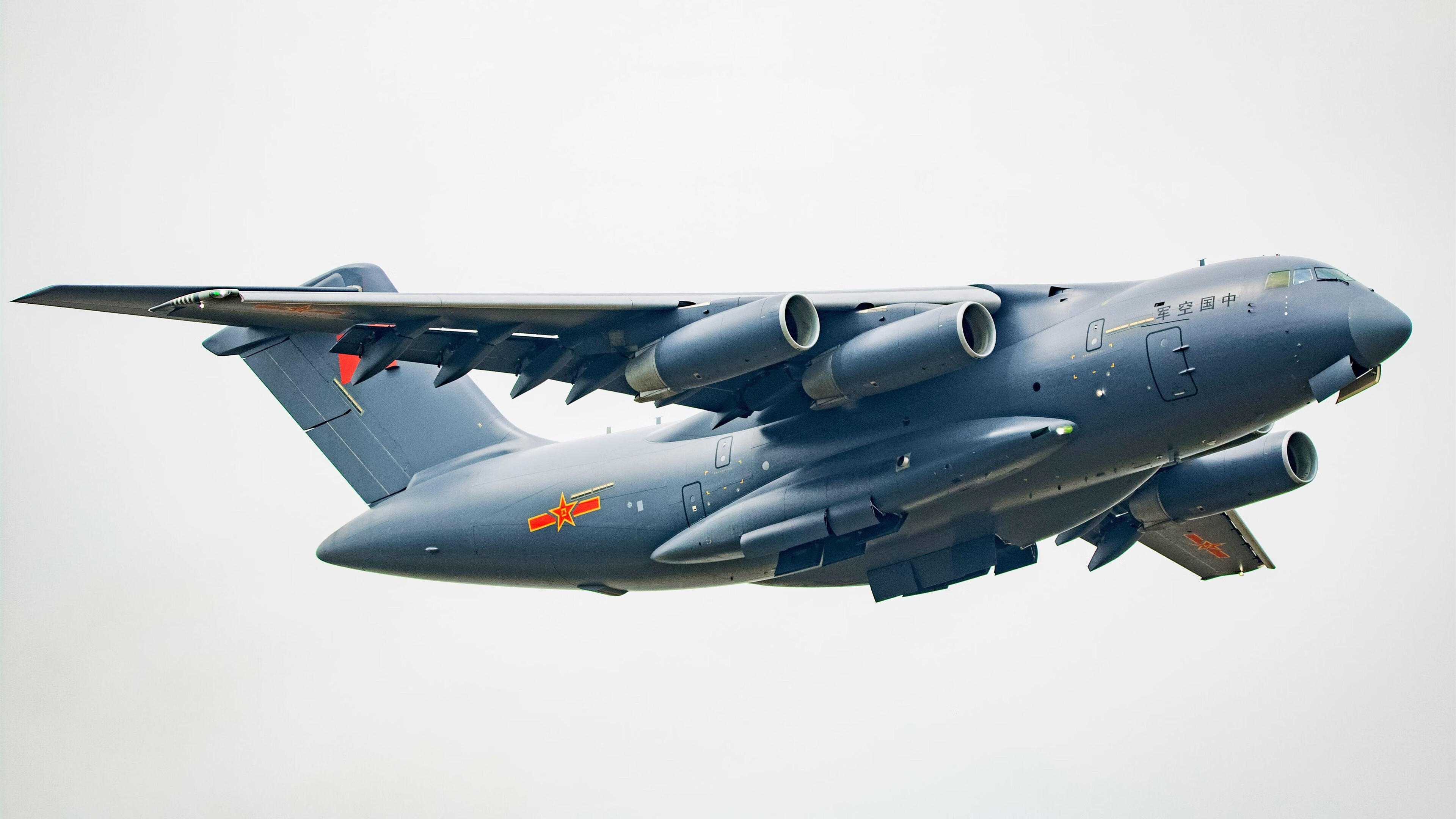 欧联杯焦点战，瑞典神塔伊布全程高能输出，莱比锡新星难掩其锋芒