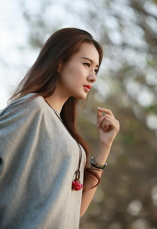 爱游戏入口-2026世界杯B组生死战，厄瓜多尔完胜波兰，京多安致命一击背后，临场调整成胜负手